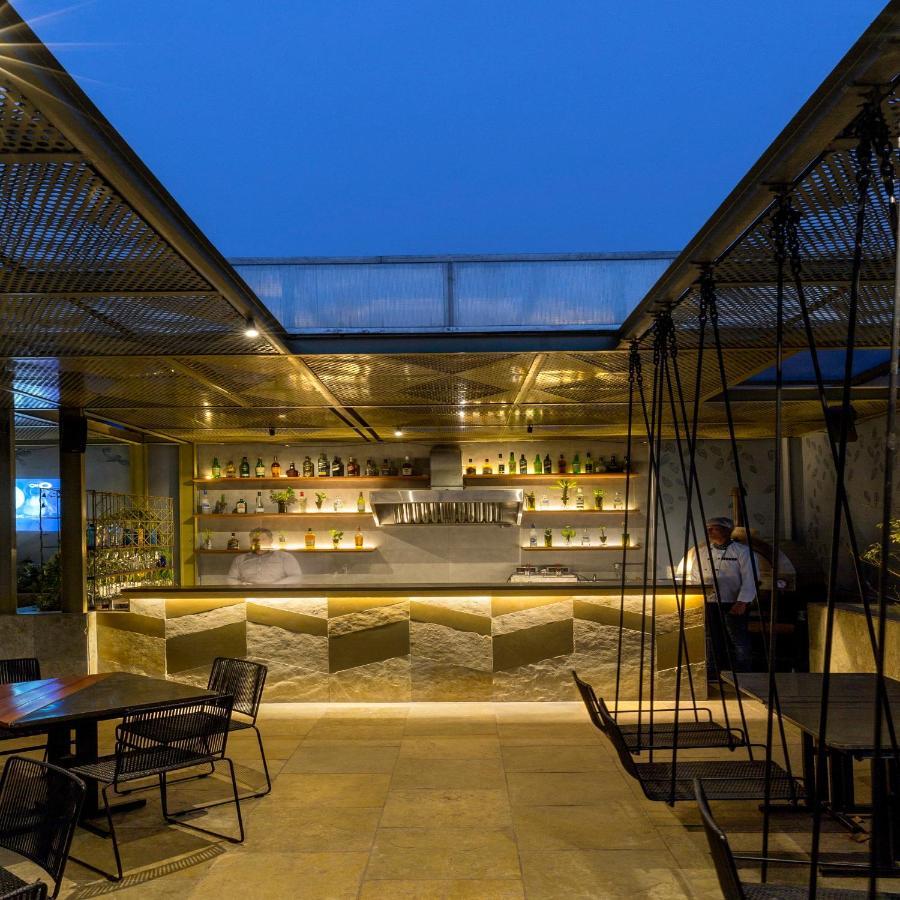 Hotel Crystal Palace Meerut Exterior foto